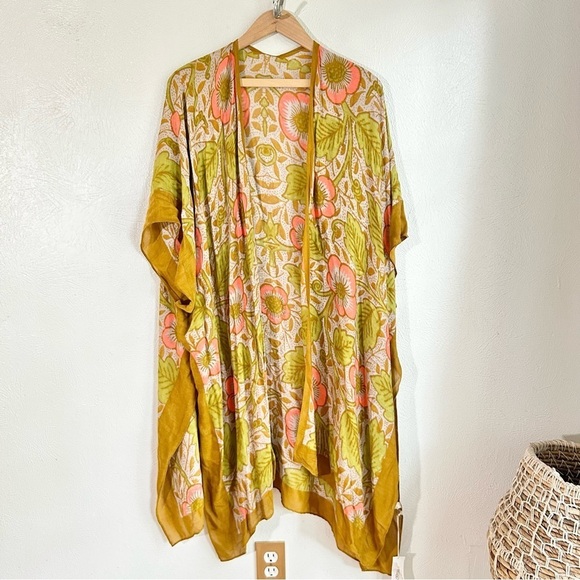 NWT Macchia Di Raggine Daphne Kimono in Vintage Flower > OS - Picture 5 of 14
